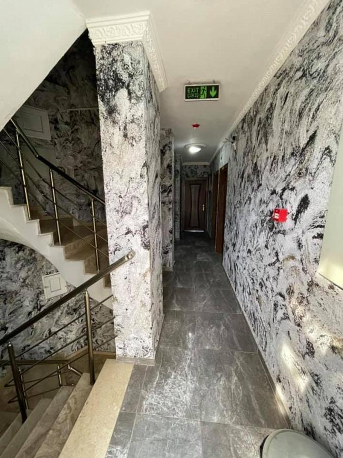Oezguer Hotel Antalya Eksteriør bilde